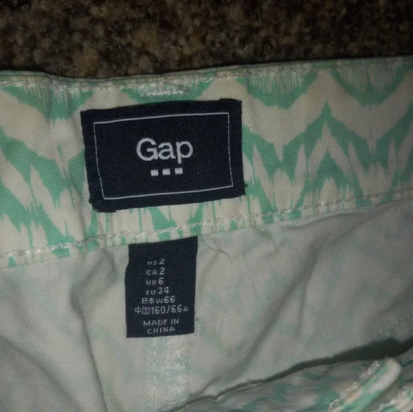 Gap Teal Chevron Stripe Shorts - Picture 2 of 5